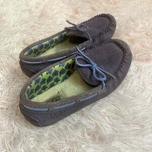 💕 purple Ugg moccasins